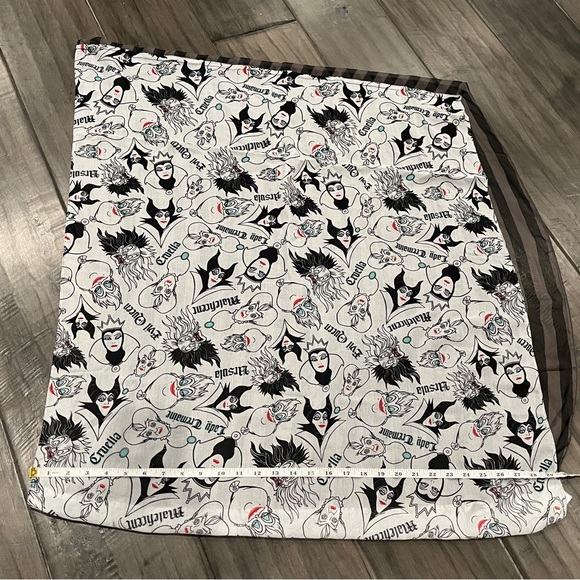 Disney Villains Animated Antagonists Scarf - Picture 10 of 11